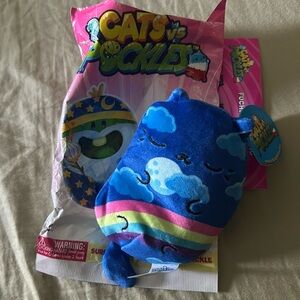 Cats 🐱 vs pickles 🥒